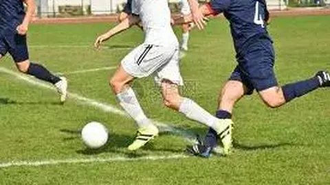 “王菲评价孙俪引热议：移民事件刚平息，原创观点再度引发争议”